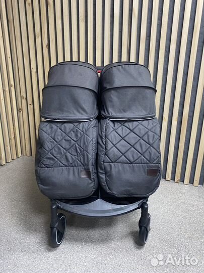 Прогулочная коляска для двойни новая