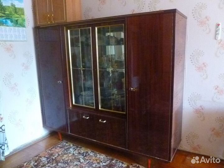 Продаётся шкаф-сервант 