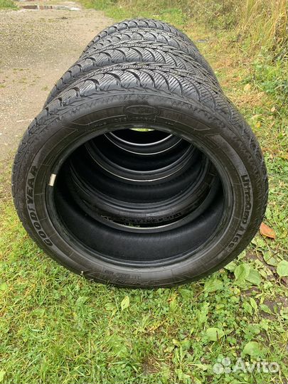 Goodyear UltraGrip Ice 235/50 R18 97T