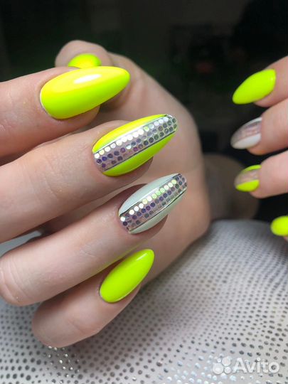 Маникюр и педикюр