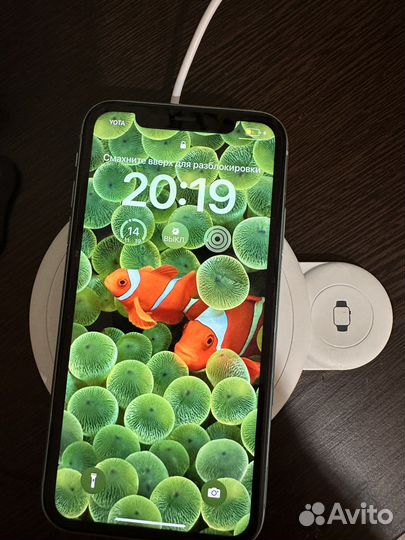 Беспроводная зарядка для телефона и часов