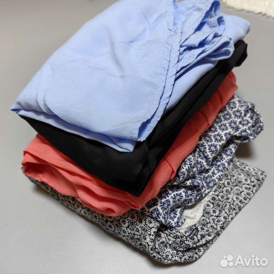 Продано пакет женской одежды