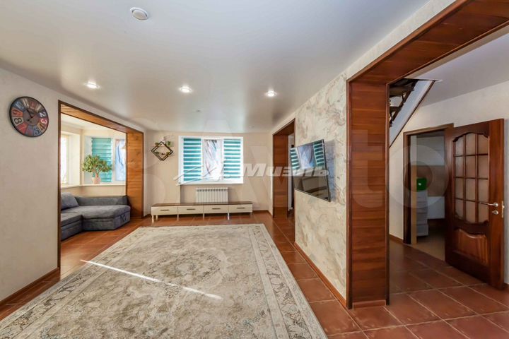 Дом 277 м² на участке 12 сот.