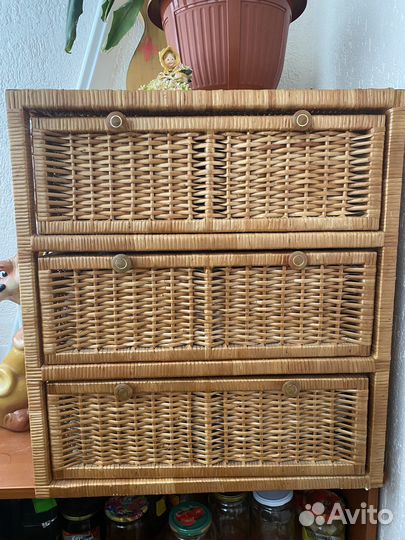 Плетенный комод из лозы