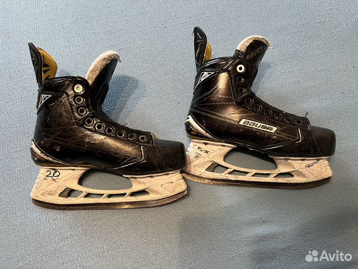 Коньки хоккейные