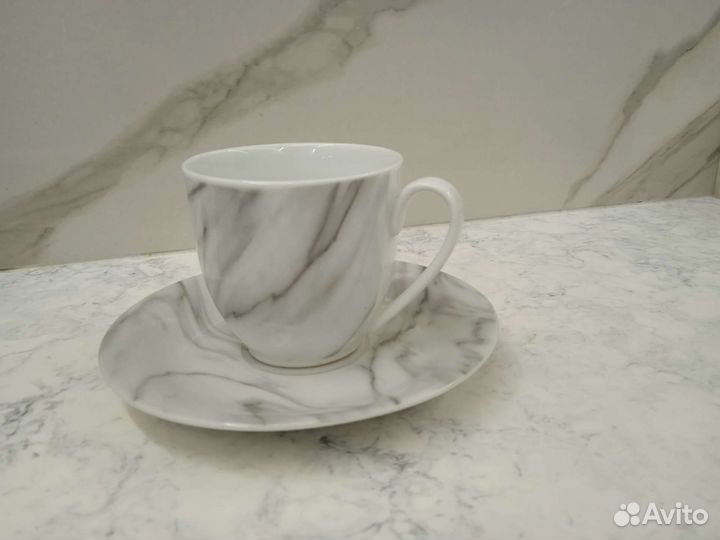 Чайные чашки с блюдцами