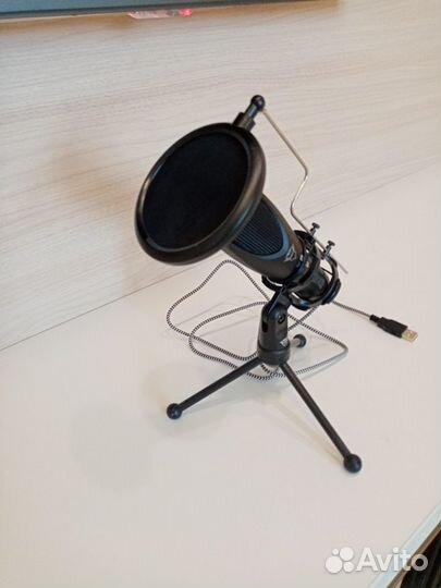 Микрофон для стрима Trust GXT 232 Mantis