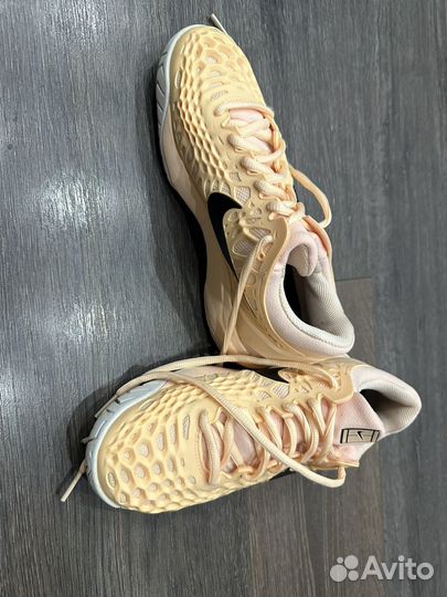 Кроссовки nike 37