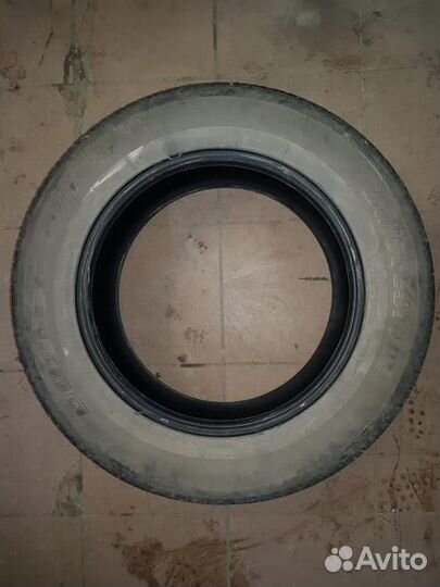 Bridgestone Dueler H/T 687 225/65 R17