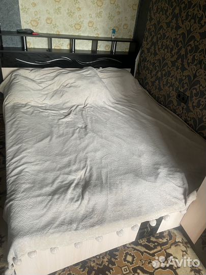 Спальный гарнитур