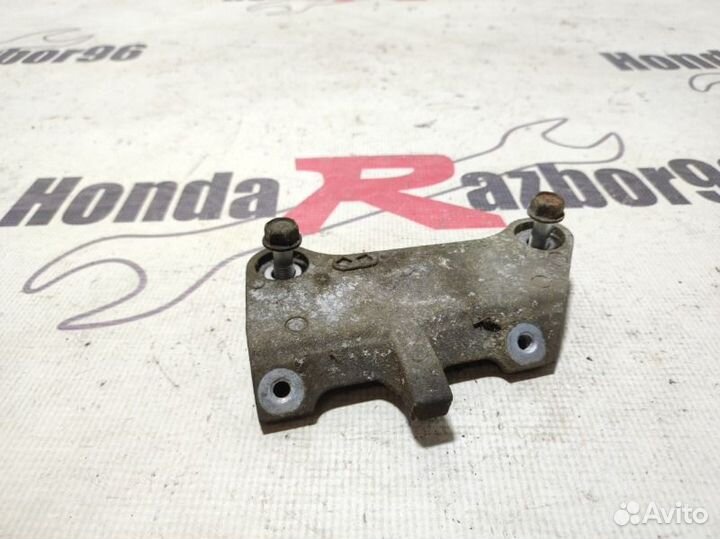 Кронштейн компрессора кондиционера Honda Cr-V 2