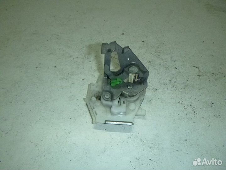 Замок багажника peugeot 4007 2008