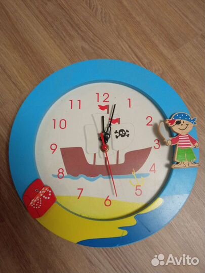Часы настенные