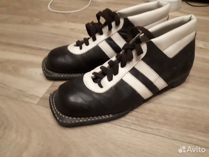 Продам лыжные ботинки б/ у