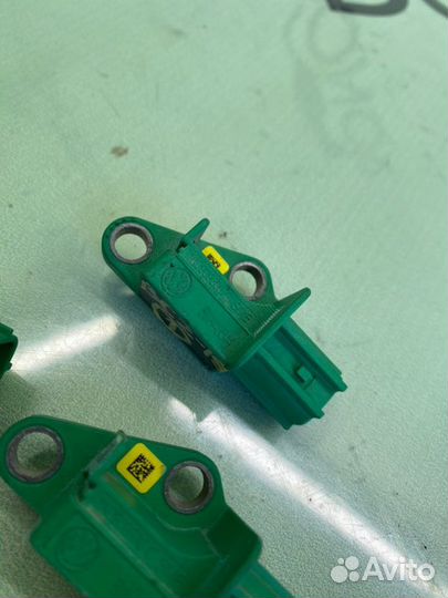 Датчик удара Audi Q7 4L 3.0L BUG 2008