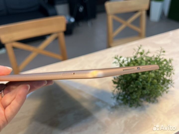 Apple iPad 2020 (8) gold 128gb w+c акб 99