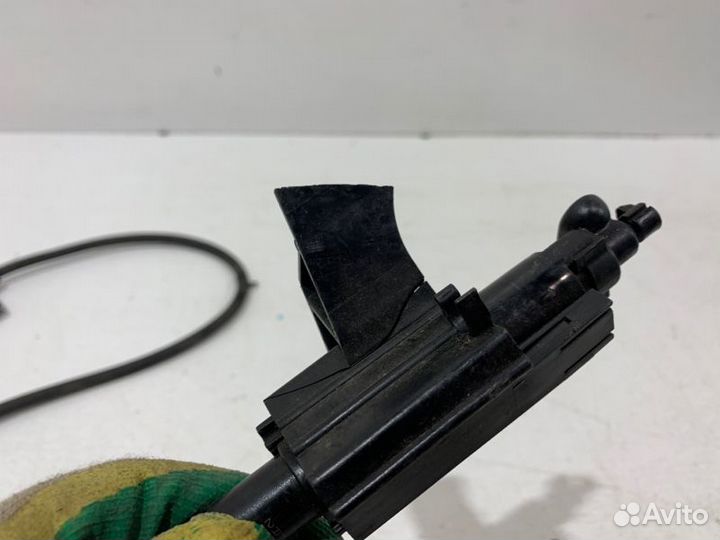 Форсунка омывателя фары передняя Ford Focus 3