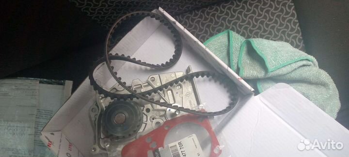Помпа на renault logan