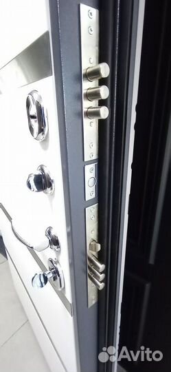 Стальная дверь 