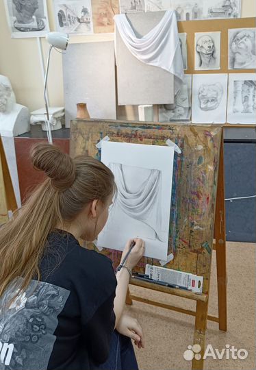 Преподаватель рисования и дизайна