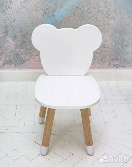 Комплект мебели в детскую стол и стульчик