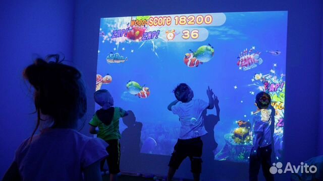 Детская интерактивная игровая стена