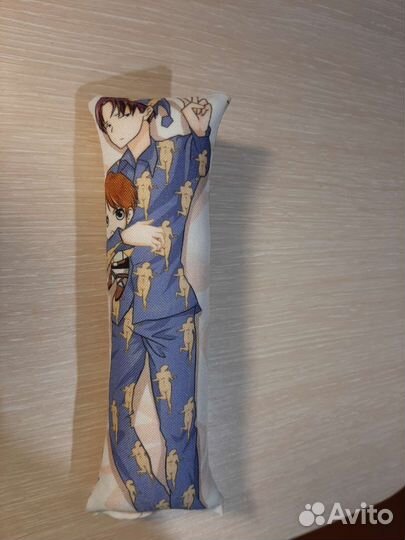 Докимакура Атака титанов Леви Аккерман