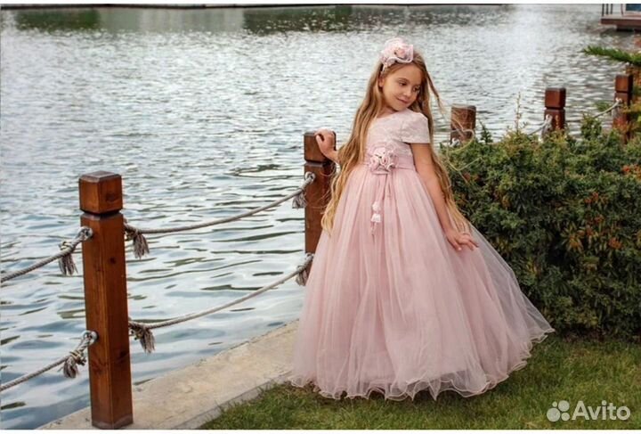Платье нарядное 9 лет