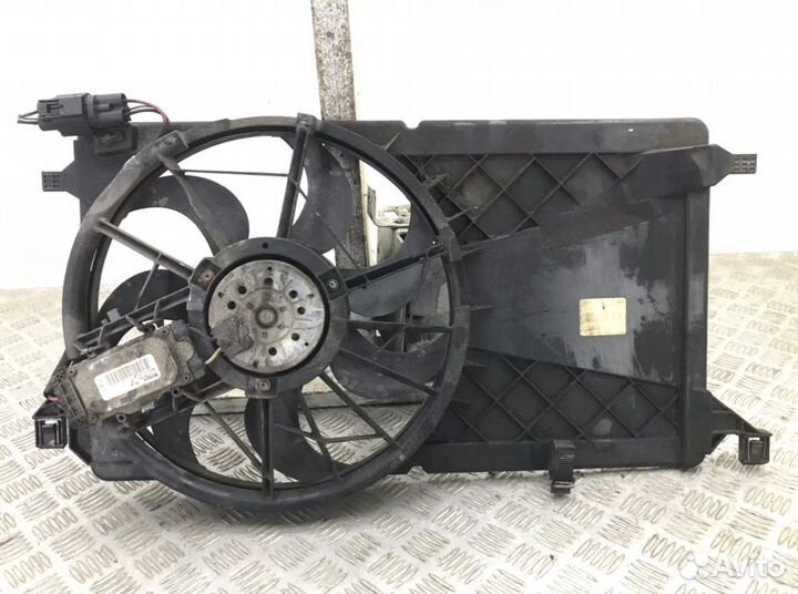 Вентилятор радиатора Ford Focus 2 1.6 tdci 2011