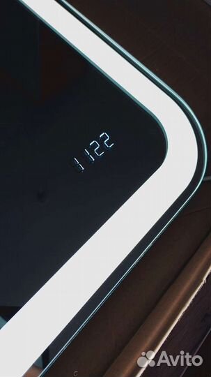 Зеркало с подсветкой для ванной комнаты