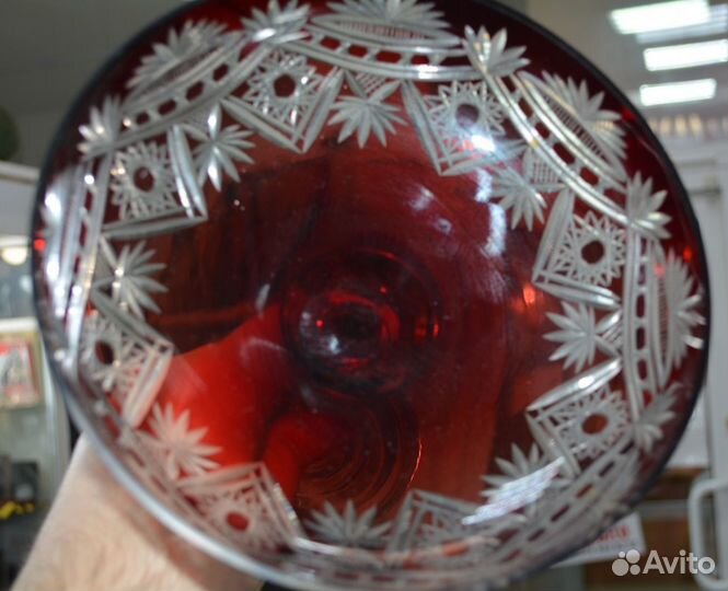 Стеклянная ваза- фруктовница (рубиновое стекло )