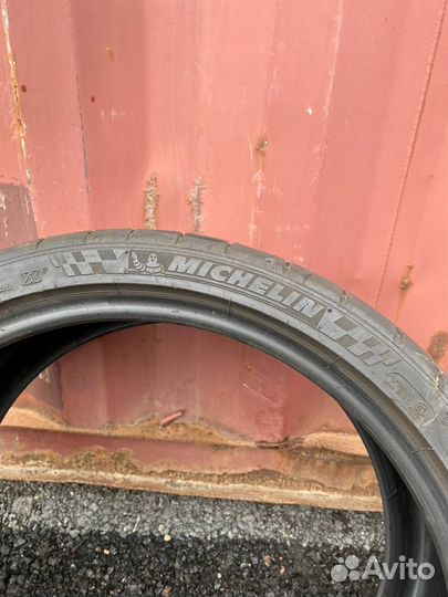 Michelin Pilot Super Sport 245/35 R20 и 275/30 R20 97Y