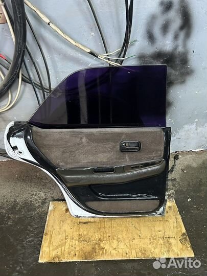 Nissan laurel дверь