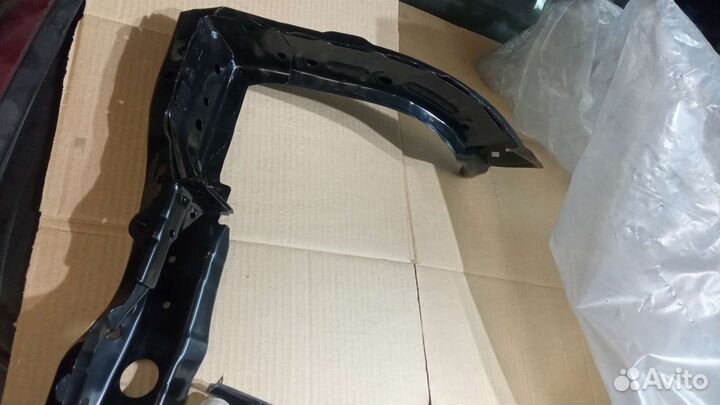 Панель передняя, рамки радиатора Honda Civic 4 d