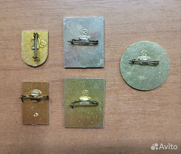 Значок 50 лет Новотрубному заводу Первоуральск