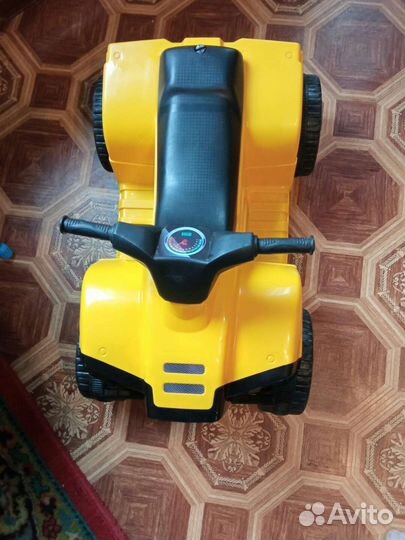 Квадроцикл от 1 года до 5 лет почти новый