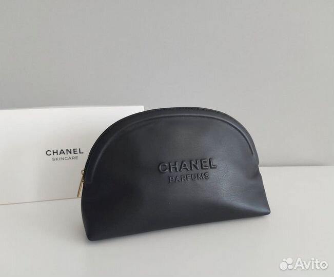 Косметички Chanel