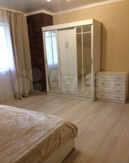 Дом 200 м² на участке 7 сот.