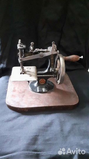 Швейная машина