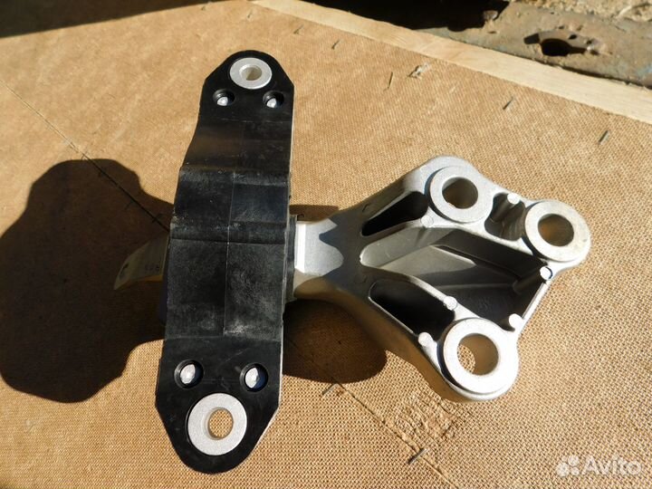 Опора кпп левая Chevrolet Cruze