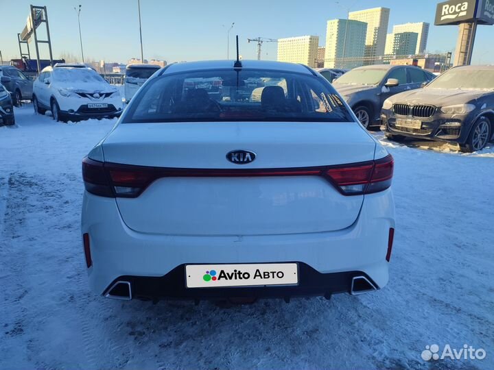 Kia Rio 1.4 AT, 2021, битый, 87 000 км
