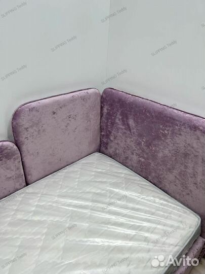 Детская кровать с мягкими бортиками