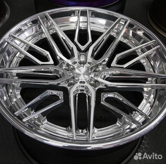 Кованые диски GT Forged R22 на Lamborghini Urus