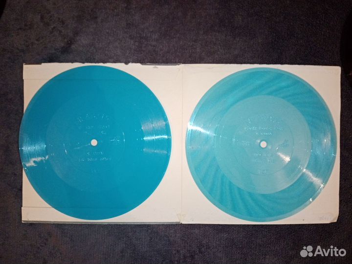 Гибкие советские пластинки в обложках и без
