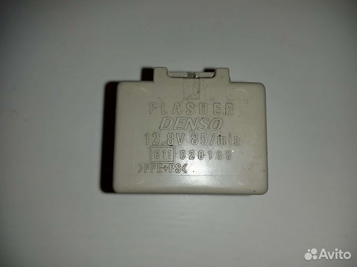 Реле поворотников Тойота авенсис 2 т25 8198005040