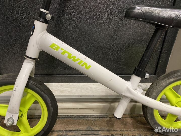 Беговел декатлон