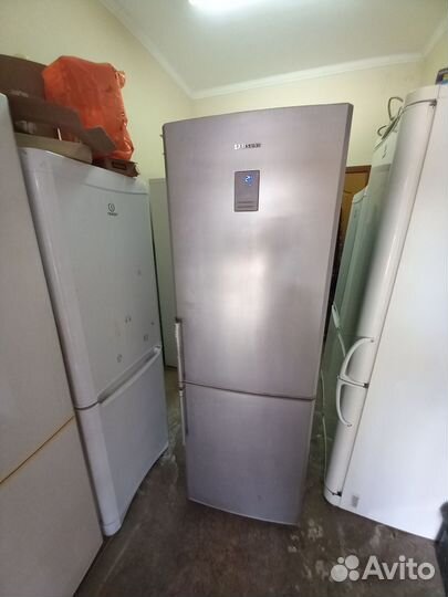 Холодильник samsung NO frost