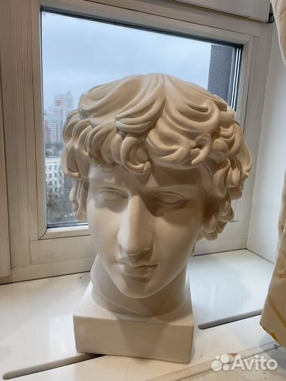 Гипсовая голова антиной