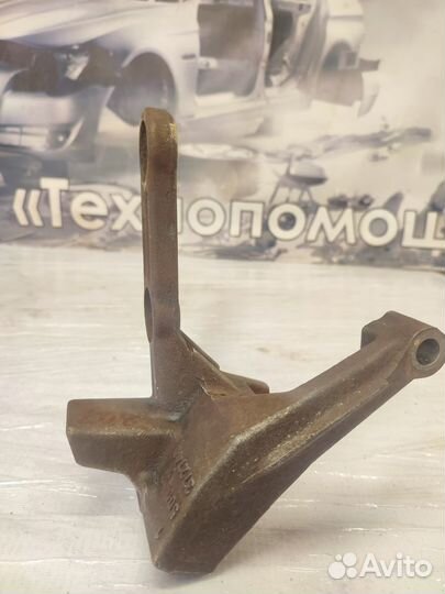 Кронштейн опоры двигателя Peugeot 307