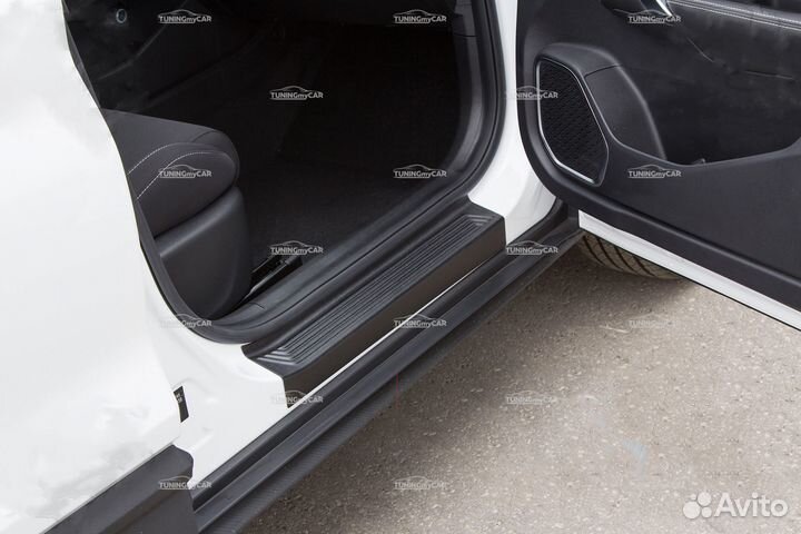 Накладки на внутренние пороги дверей Geely Coolray